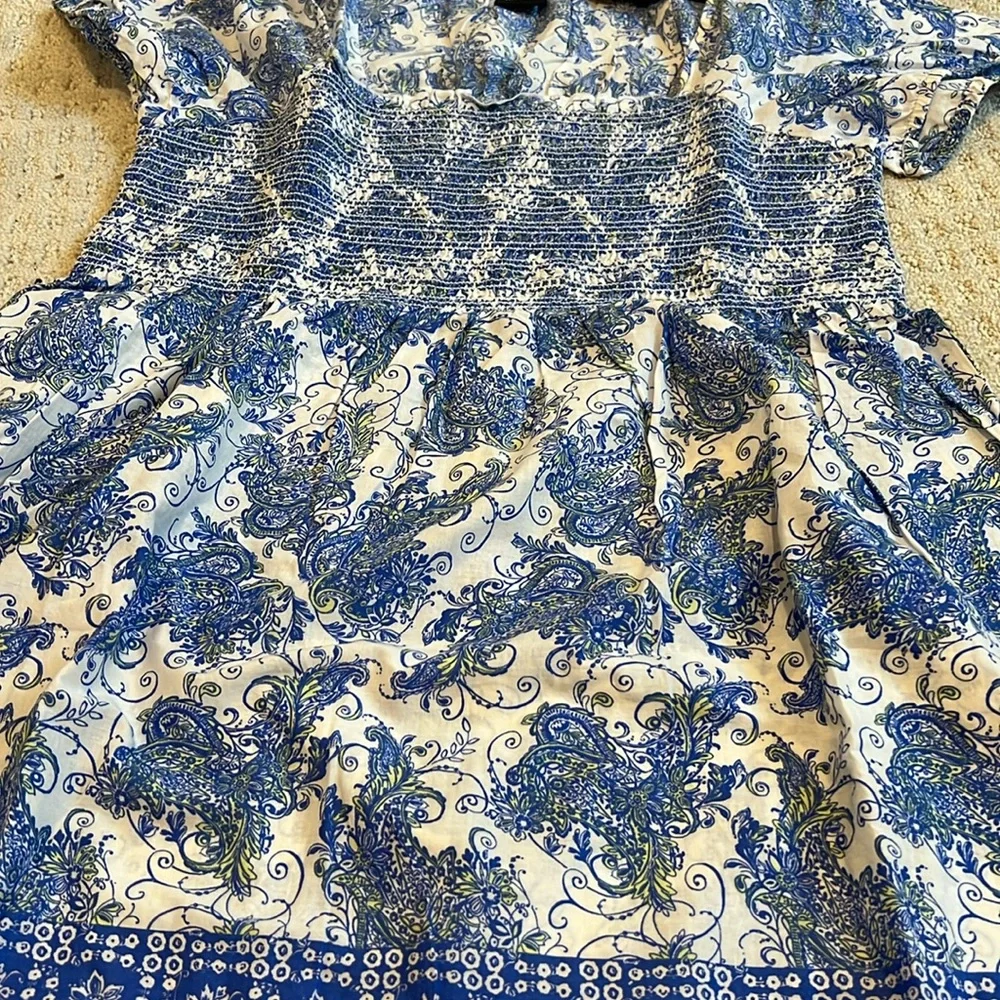 Women’s Top - Picture 3 of 4
